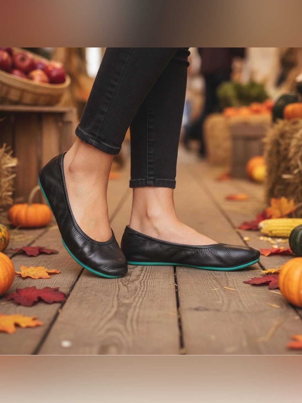 Tieks by Gavrieli Black Leather Ballet Flats with Teal Sole, size 8
